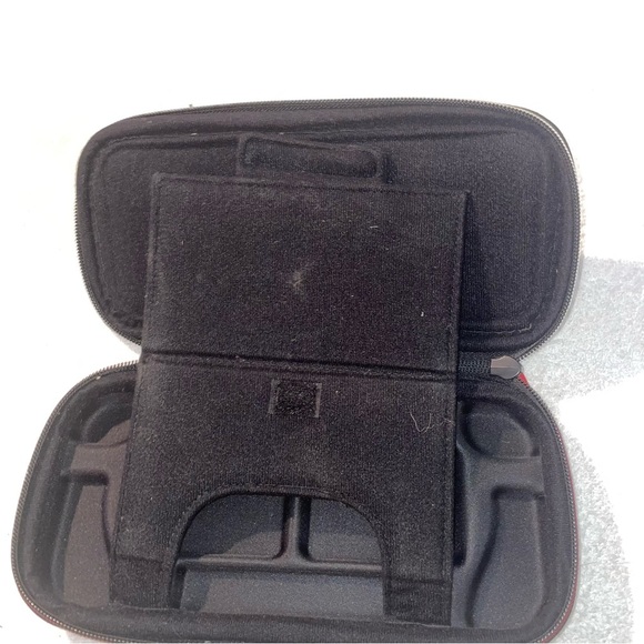 Nintendo Mario Kart 8 Deluxe Case - Red, Blue, Black - Picture 3 of 3